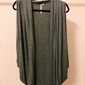 Sleeveless cardigan